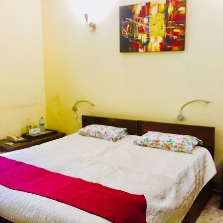 Homestay Chateau 39 New Delhi Luaran gambar